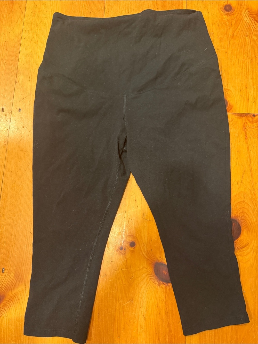 Isabel Maternity by Ingrid & Isabel Black Cropped Maternity Leggings size large